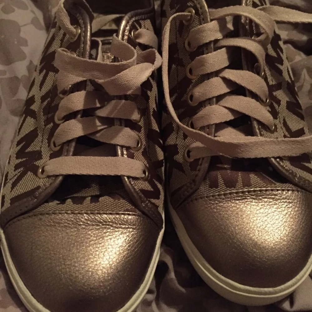 Mk tennis shoes
